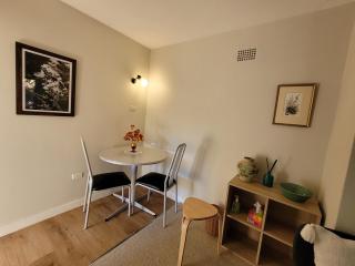 Garden Rest - New Lambton - 1