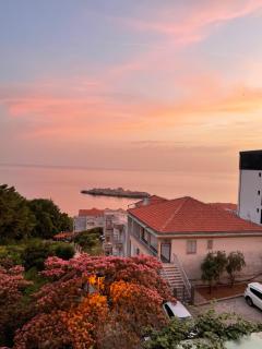 SEA VIEW APARTMENT - 8