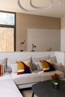 Elegant Duplex with XL Patio by FeelHome - 3