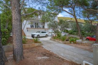Sidus Maris, Spacious Seaside Apartment with Free Parking - Martinšćica - 1