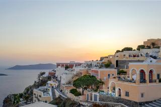 Coat of Arms Mansion - Fira - 3