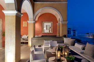 Coat of Arms Mansion - Fira - 1