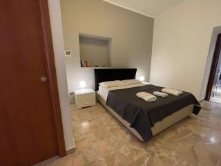 Sleepy Max - Rome - 2