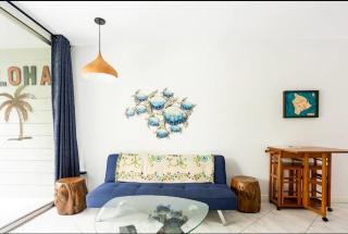 Kona Islander Inn - Prime Downtown Location with Hot Tub, Pool & Beach - 1