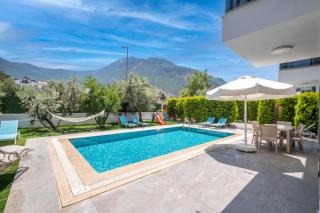 Modern chic 4-bedroom villa with private pool and garden in central Hisaronu - 2