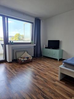 Well located flat with balcony - 7