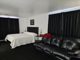 Rocket Motel - Custer - 9