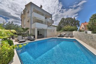 Seaside apartments with a swimming pool Okrug Donji, Ciovo - 5244 - Okrug Donji - 0