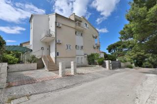 Seaside apartments with a swimming pool Okrug Donji, Ciovo - 5244 - Okrug Donji - 9