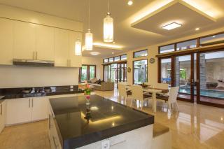 Villa Club Corner Residence by Nagisa Bali - Canggu - 3