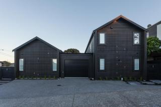 Paradise Beach 3 Bedroom Luxury Accommodation - Papamoa - 0