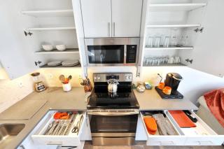 Elegant Main Street Living* Near NYC - Hackensack - 8