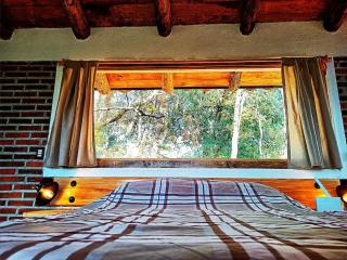 Cabaña para pareja en el bosque IA - 4