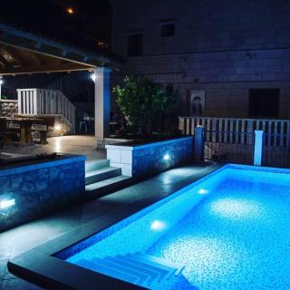 Apartments and rooms with a swimming pool Pucisca, Brac - 5637 - Pučišća - 3