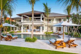 Villa Royal Canggu Secluded 6BR Luxury Walking Distance to Echo Beach - 9
