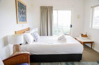 15 Whale Watch Resort + Beach Front + Ducted Air Con + 3 Bed + 2 Bath - Point Lookout - 1