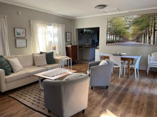 THE CORNER COTTAGE - 1