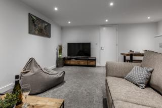 Victoria Place - 3-bed apartment, parking, Wi-Fi - 4