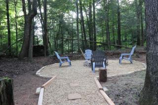Sun and Fun Cabin Reasonable Price guaranteed No Added Fee Easy Drive Hot Tub RV parking Fire Pit - Blue Ridge - 7