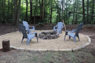 Sun and Fun Cabin Reasonable Price guaranteed No Added Fee Easy Drive Hot Tub RV parking Fire Pit - Blue Ridge - 5