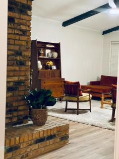 Designer Single Story 4 bed 3 bath home in mid-century style with big backyard and garage - 4