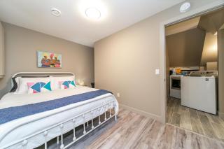 Stylish Chic Home - King Bed - Free Parking & Netflix - Fast Wi-Fi - Long Stays Welcome - Edmonton - 9