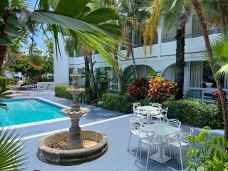 Tropi Rock - Fort Lauderdale - 4