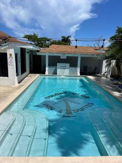 Colony Club Inn & Suites - Nassau - 2