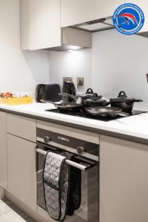 2-Bed Apartment, Cinema & Gym, Sleeps 6 - 2