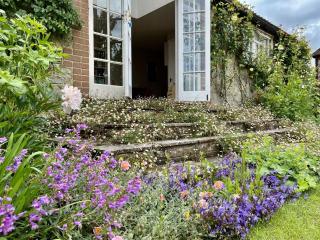 Library Cottage by inspirestays-com - Thakeham - 6