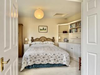 Library Cottage by inspirestays-com - Thakeham - 2