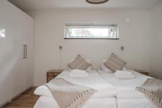 Sun-filled five bedroom family home near beach - Borrby - 6