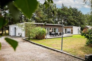 Sun-filled five bedroom family home near beach - Borrby - 0