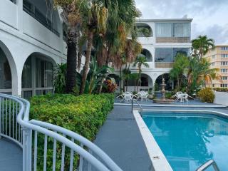 Tropi Rock - Fort Lauderdale - 1