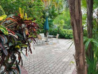 Tropi Rock - Fort Lauderdale - 7