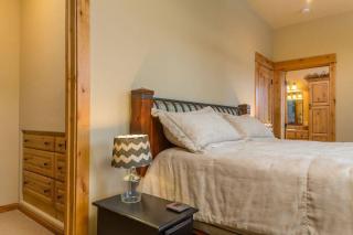 Cabin in the Heart of Town - Big Sky - 1