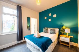 Sheffield Contractors Stays- Sleeps 6, 3 bed 3 bath house. Managed by Chique Properties Ltd - Brightside - 8