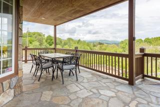 Hot Tub, Views & Game Room - 20 min to Downtown Asheville! - Mars Hill - 2