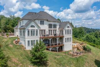 Weekend friends and fam! Media room, Hot Tub, Firepit, Sleeps 18 minutes to Asheville - Weaverville - 0