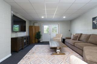 Hot Tub and Mountain Views just 15 min to Downtown Asheville! - Leicester - 2