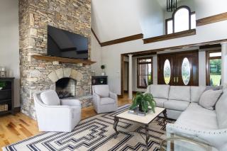 BRAND NEW furniture Breathtaking VIEWS Hot Tub Pool 20 min to Asheville - Marshall - 6