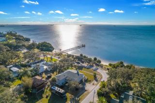 Breathtaking Waterfront Crystal Beach Getaway! - Palm Harbor - 0