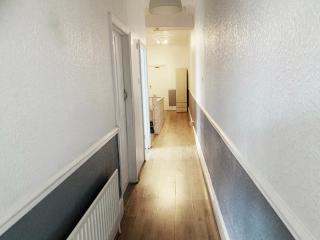 Newly Refurbished 2 Bedroom Flat - Long stays AVL - Norbury - 6