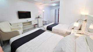 Staycation Hotel - San Jose - 0