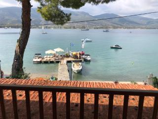 Sea-side 3 BEDROOM- BEACH HOUSE - Poros - 9