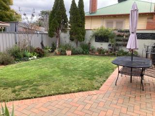 HOME STAY -Private Home - Queen Room Private Bathroom - Swan Hill - 1