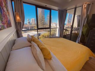 New Modern Deco' Apartment, With View, Pool, Spa and Sauna - Gold Coast - 6