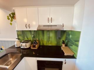 New Modern Deco' Apartment, With View, Pool, Spa and Sauna - Gold Coast - 3
