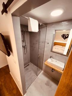 PJagodic Hotel Cerklje - 5min to Airport - Cerklje na Gorenjskem - 4