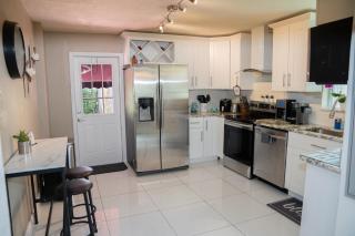 Light & Cozy House in Pompano Beach - BBQ, Patio, Parking - Pompano Beach - 8